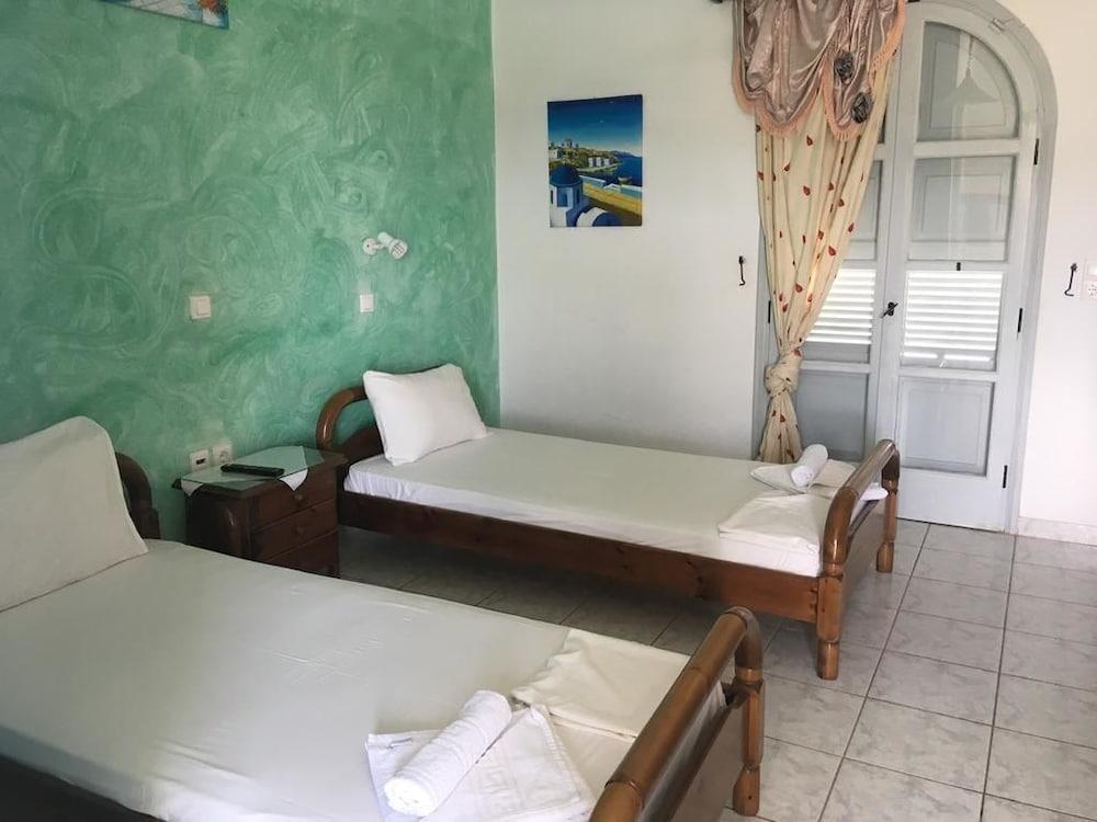 Sea Side Perivolos Hotel Екстериор снимка